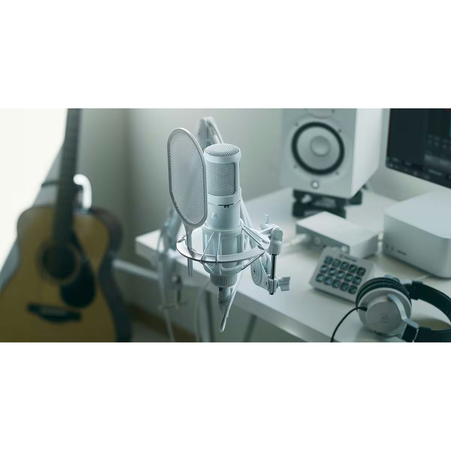 Yamaha YCM705 Condenser Microphone w/Shock Mount & Pop Filter - White