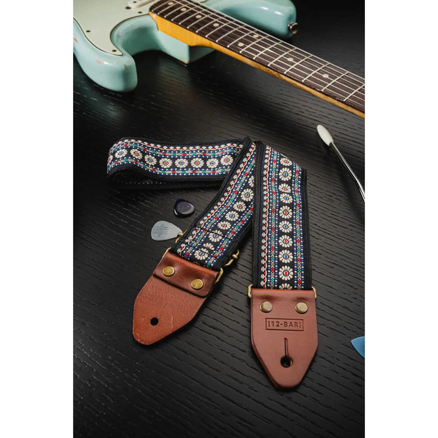 12 Bar Daisy Strap