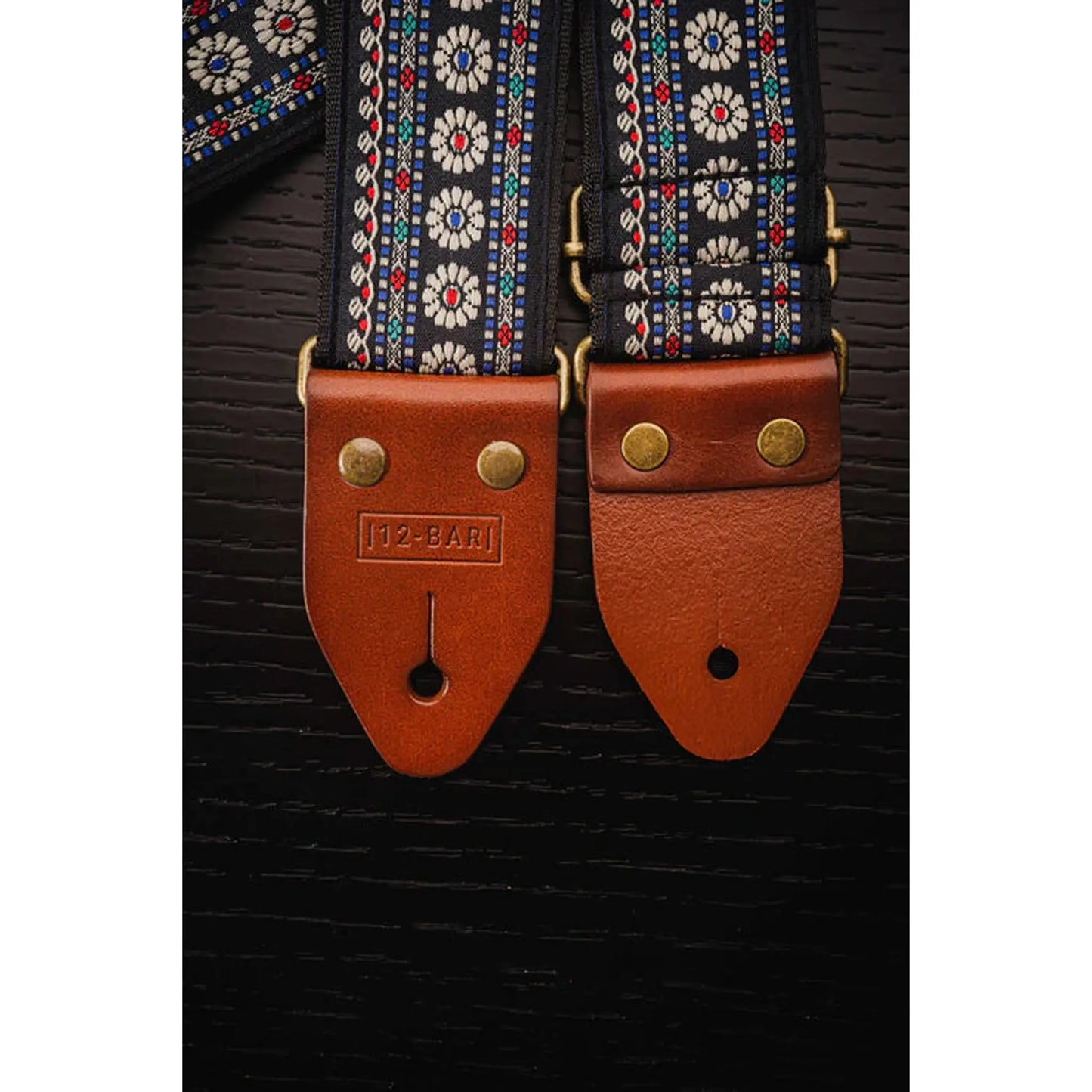 12 Bar Daisy Strap