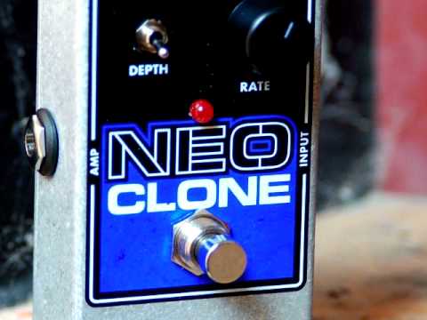 Electro Harmonix Neo Clone Analog Chorus Effects Pedal